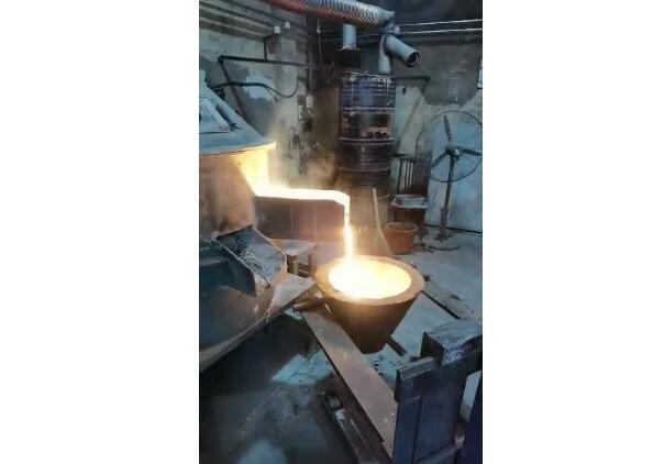 On site video of electric arc furnace smelting